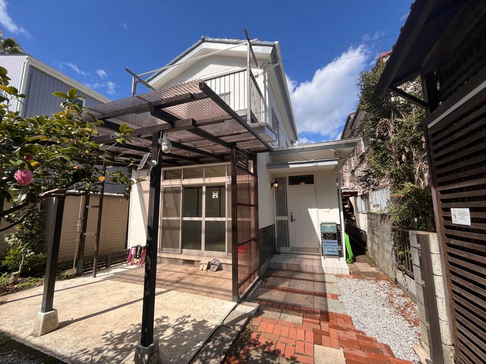 Property building, Day