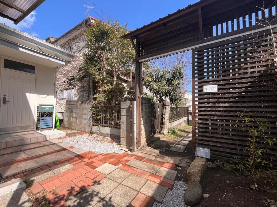 Property building, Day