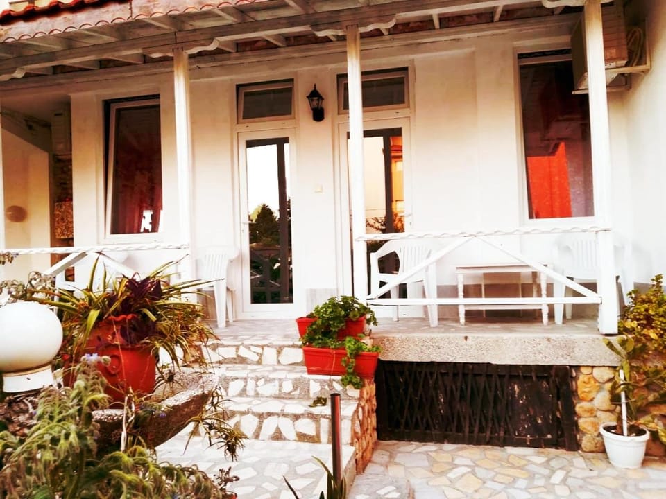 Guest House Bogat-Beden Bed and Breakfast in Burgas Province