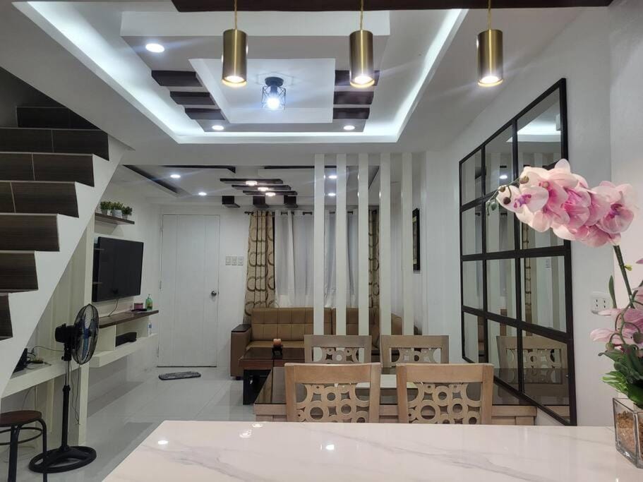 Cozy Transient house in Calapan City 2 airconditioning rooms Apartment in Calabarzon