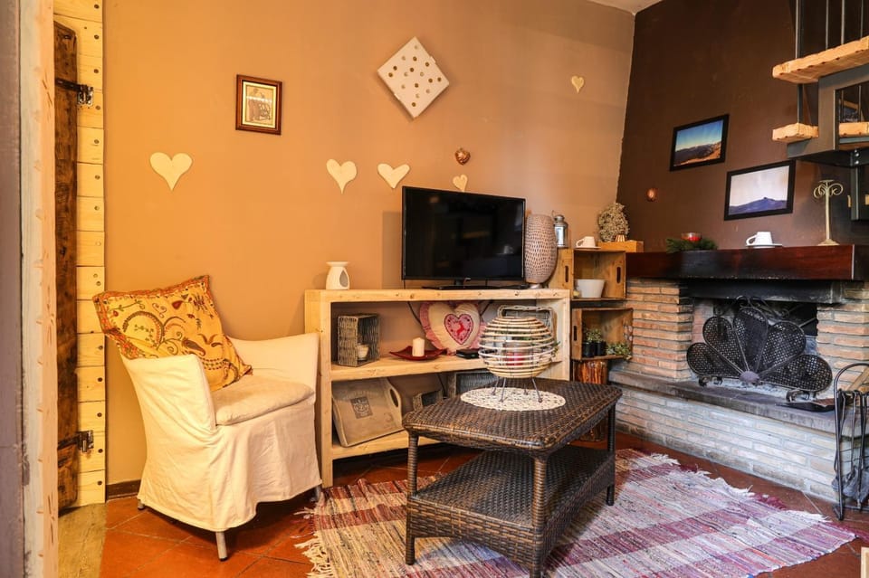 Communal lounge/ TV room, TV and multimedia, Living room, Evening entertainment