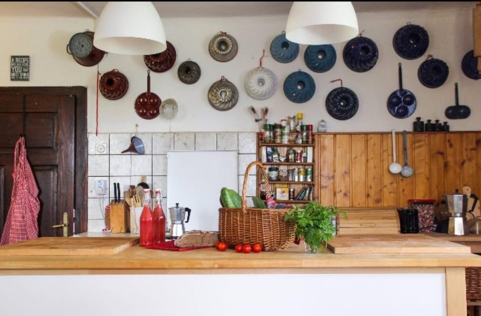 Kitchen or kitchenette, Living room