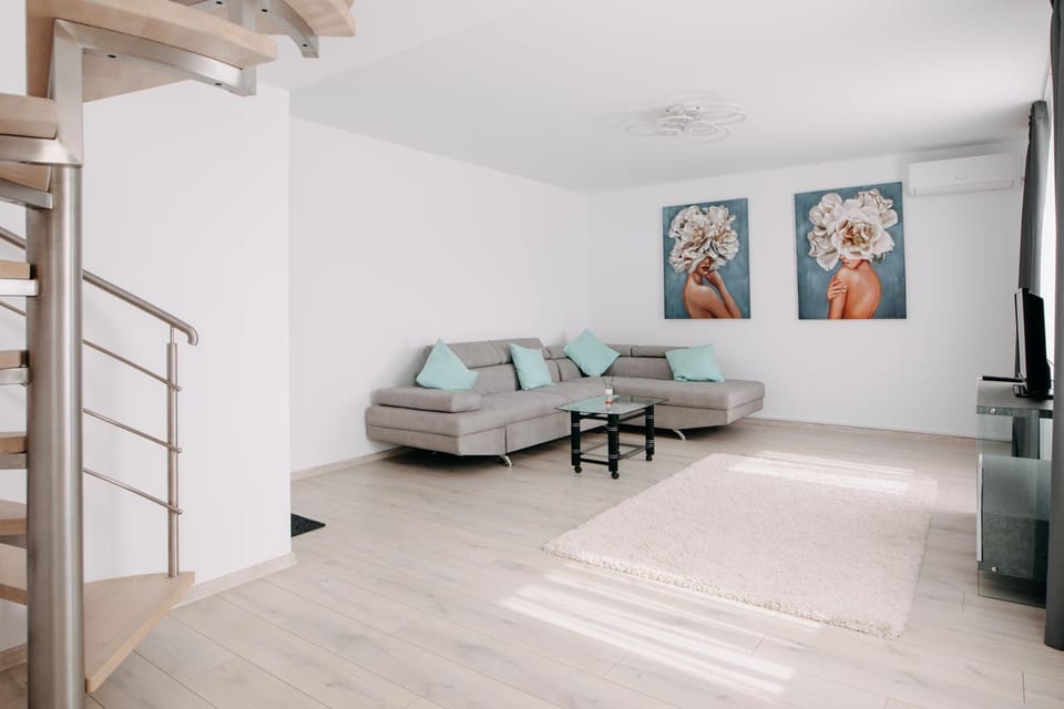 Stepo Sunset Apartment in Bucharest