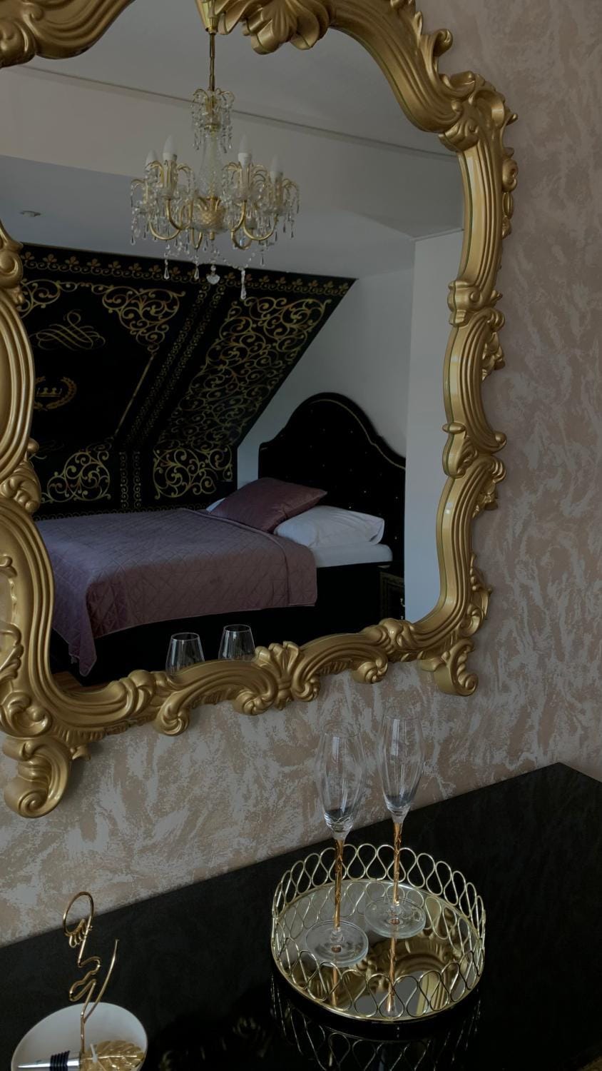 Bed, Bedroom, room service