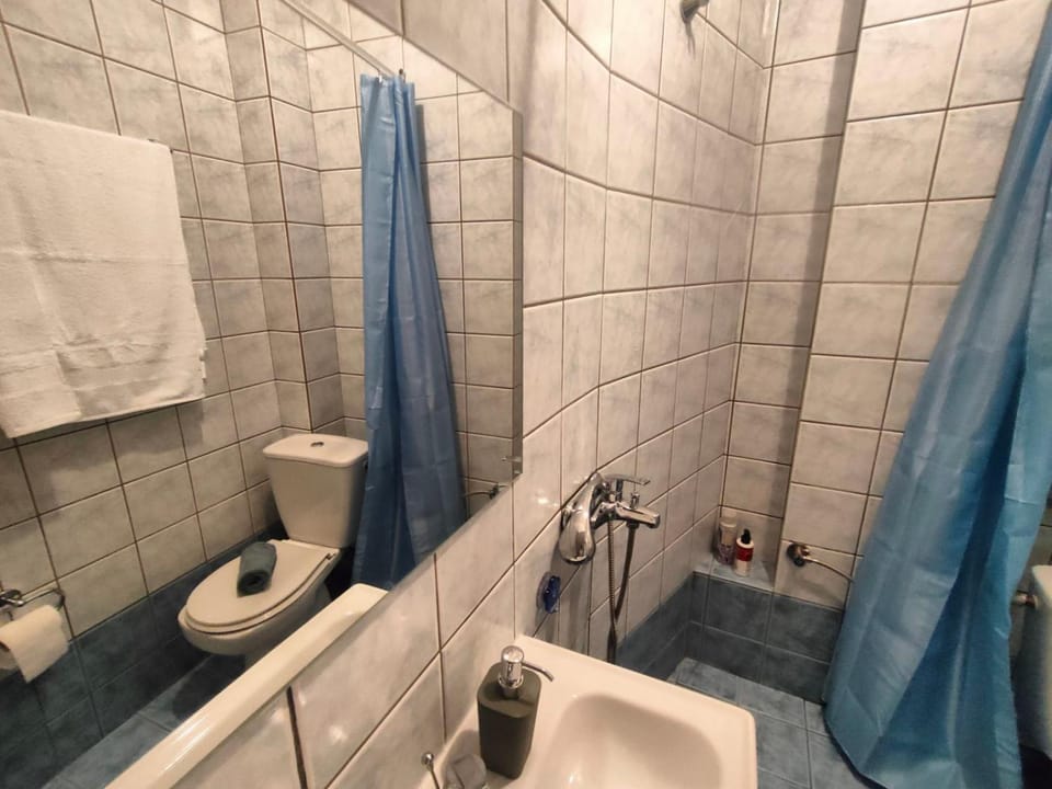 Shower, Bathroom, towels