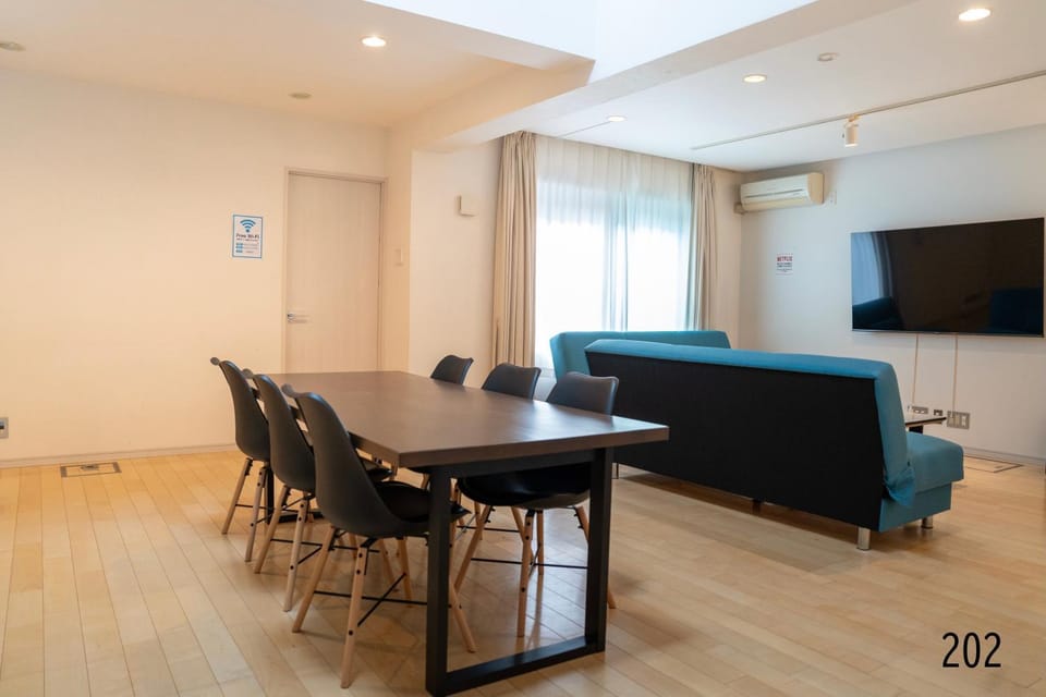 TV and multimedia, Living room, Dining area