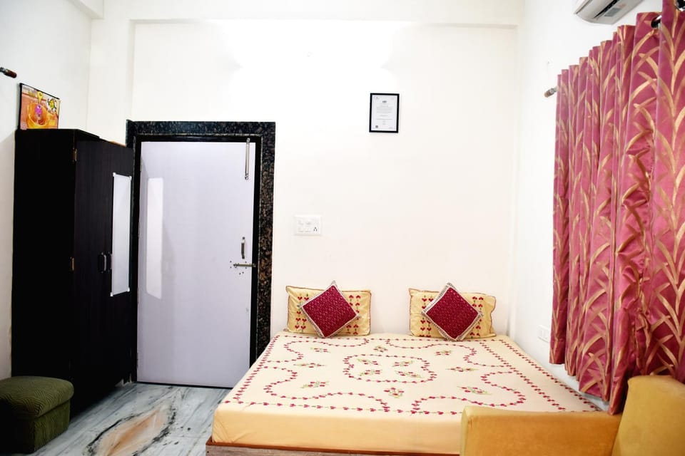 Bed, Photo of the whole room, Bedroom, bunk bed