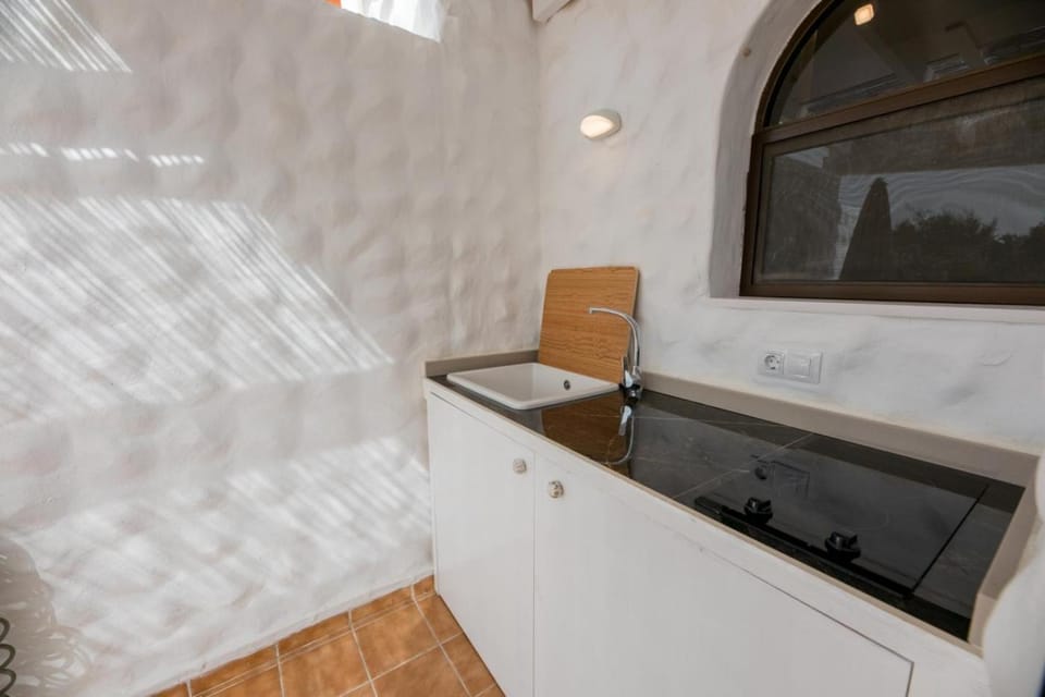 in front of the pool, large terrace, elegant & confortable, Wi-Fi Apartment in Fuerteventura