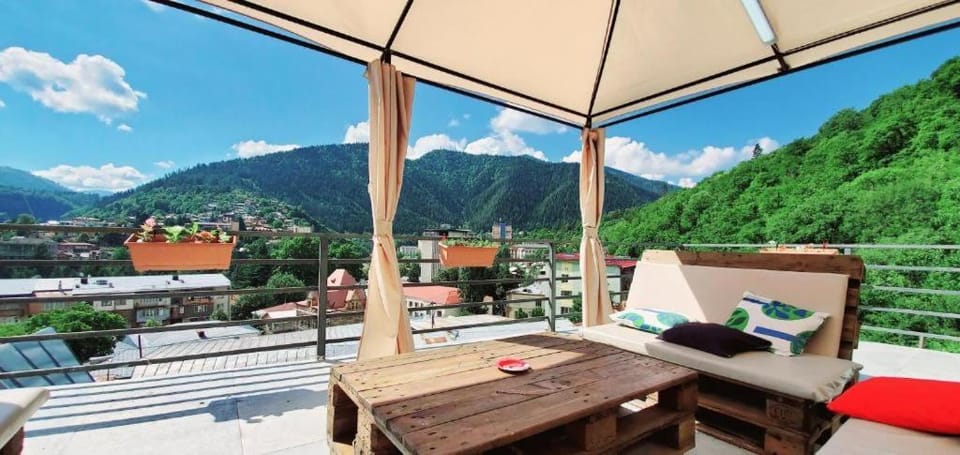 Natural landscape, View (from property/room), Balcony/Terrace, Seating area, Dining area, Mountain view