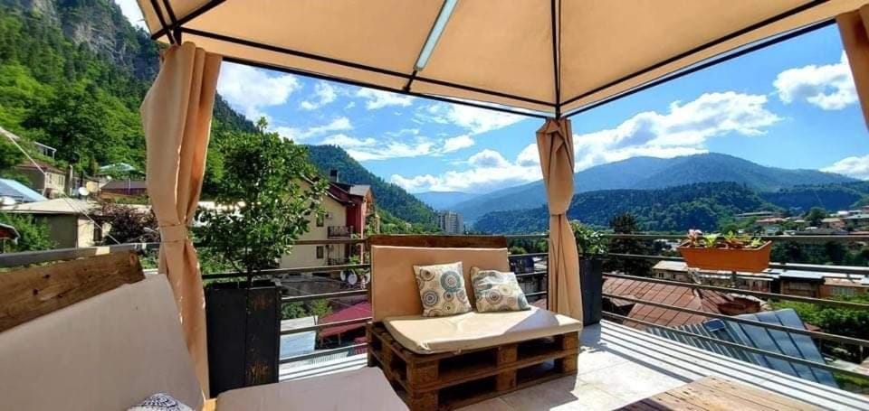 View (from property/room), Balcony/Terrace, Mountain view