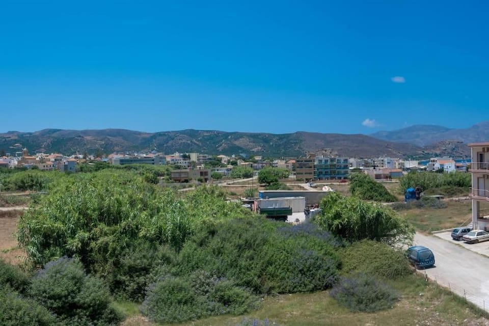 Sunflower Apartment in Kissamos