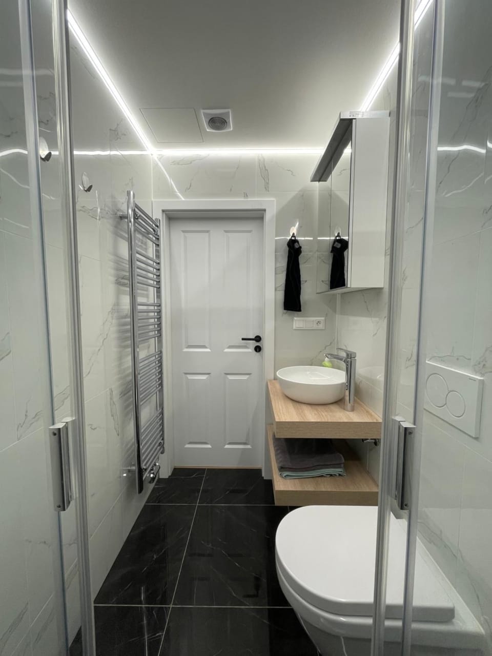 Shower, Toilet, Bathroom