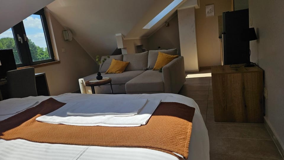 Seating area, Bedroom