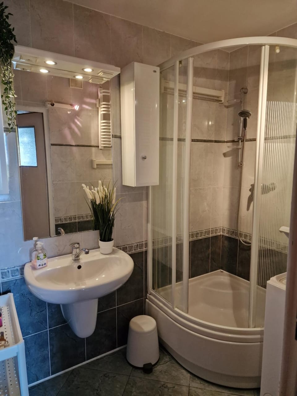 APARTAMENT zielona Retkinia - blisko ZOO, Atlas Arena, Mandoria, S14, Lotnisko Apartment in Masovian Voivodeship