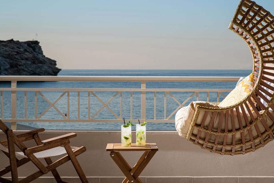View (from property/room), Balcony/Terrace, Seating area, Sea view