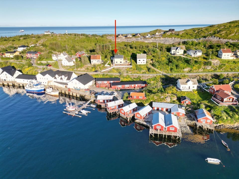 Neighbourhood, Natural landscape, Bird's eye view, Sea view