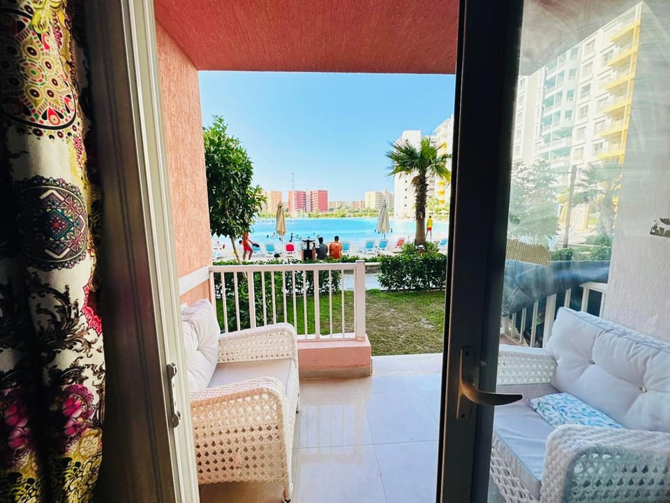 Garden, Balcony/Terrace, Seating area, Garden view