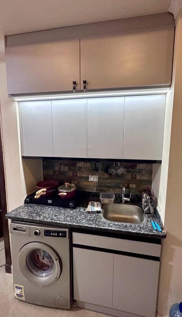 Kitchen or kitchenette, pet friendly, stove, washing machine