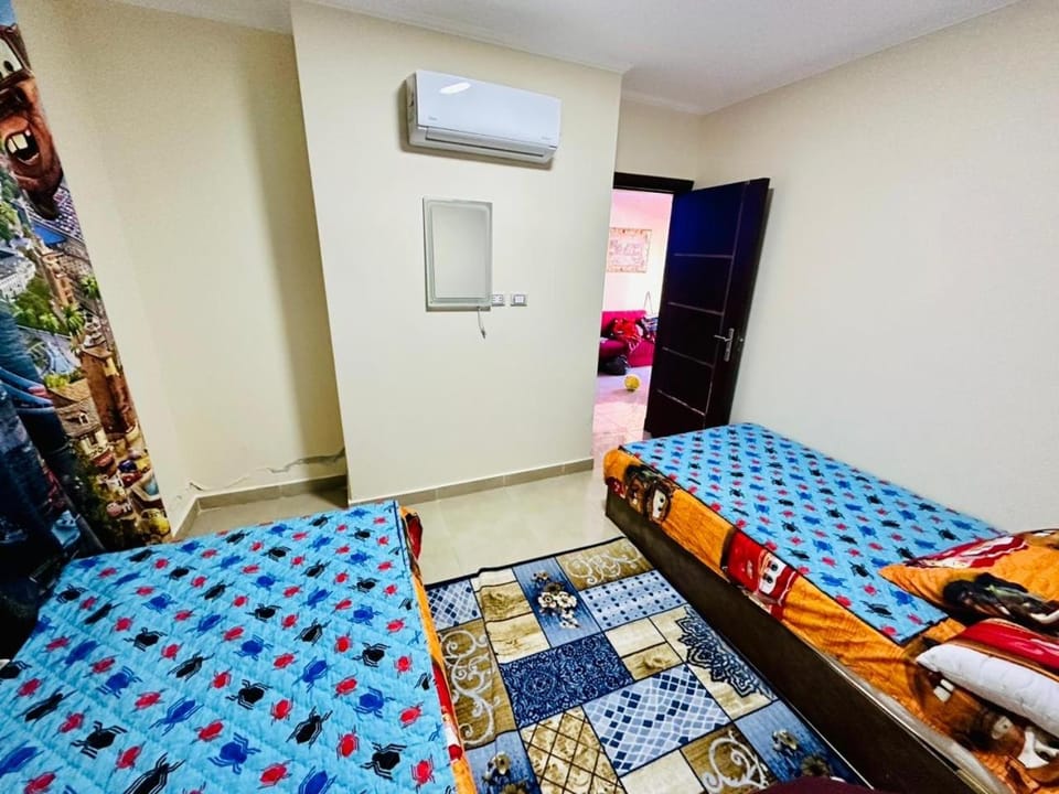 Bed, Photo of the whole room, Bedroom, air conditioner