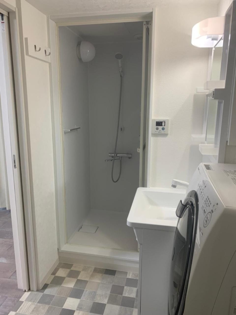 Shower, Bathroom, washing machine, dryer