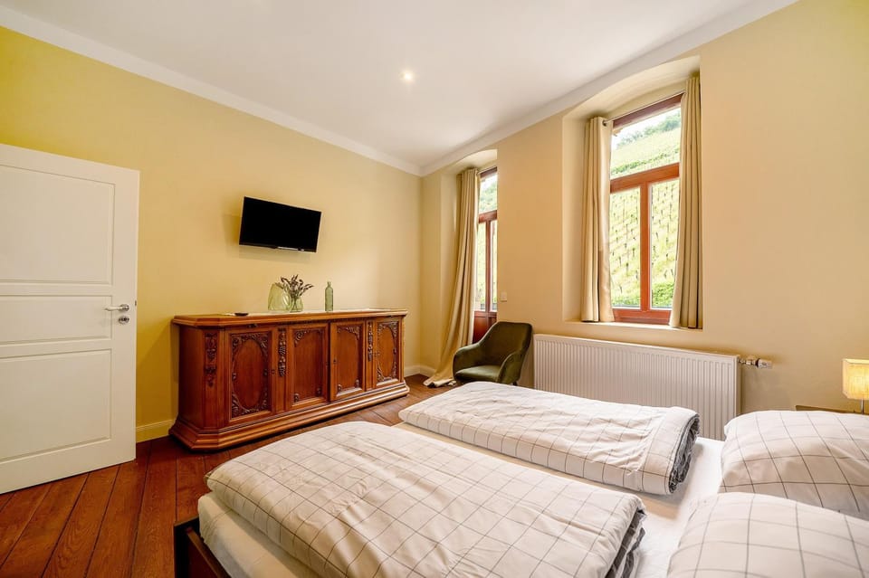 Property building, Living room, Bedroom
