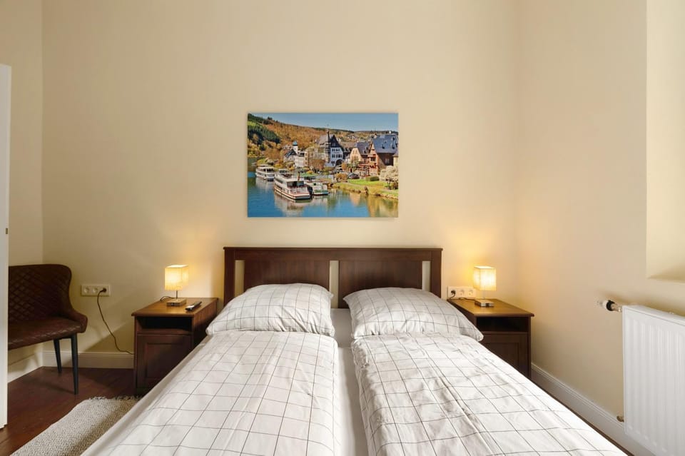 Property building, Living room, Bedroom