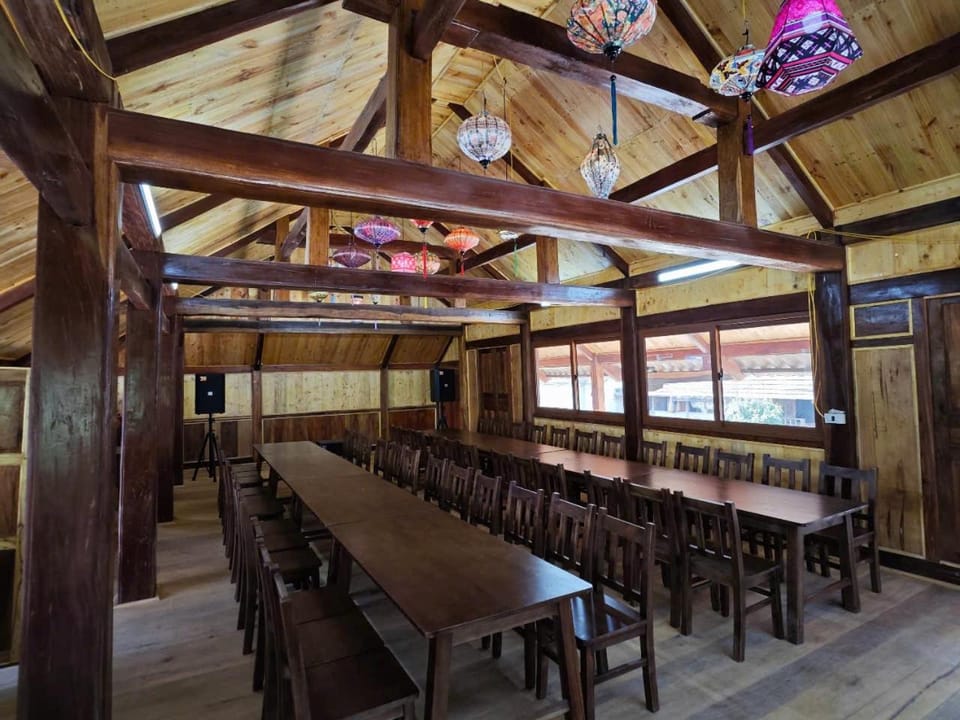 Restaurant/places to eat, Restaurant/places to eat