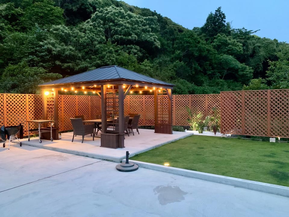 Natural landscape, BBQ facilities, Garden