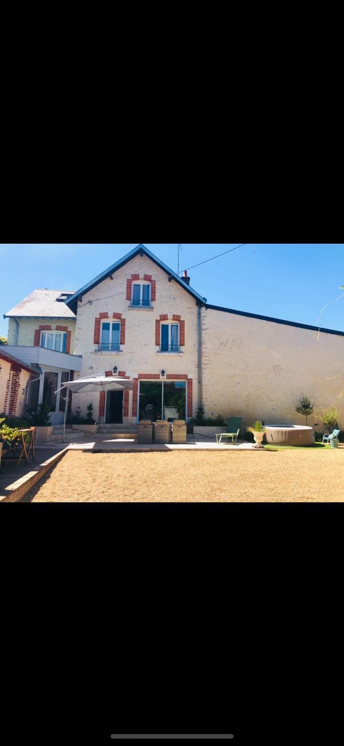 Belle demeure de 1820, classée, à 5 mn de Blois, 10 mn de Chambord House in Centre-Val de Loire