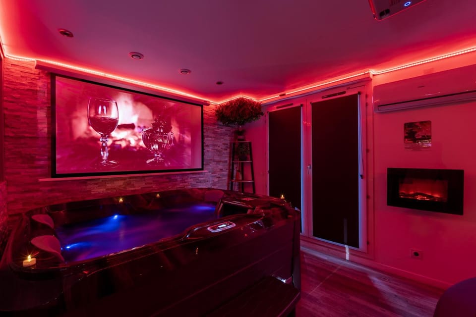 Appartement Love Room/Jacuzzi Apartment in Toulouse