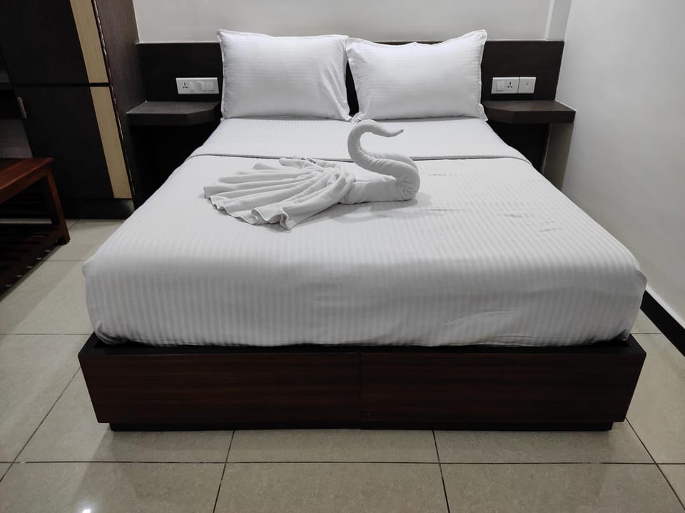 Rainbow Inn Hotel in Munnar
