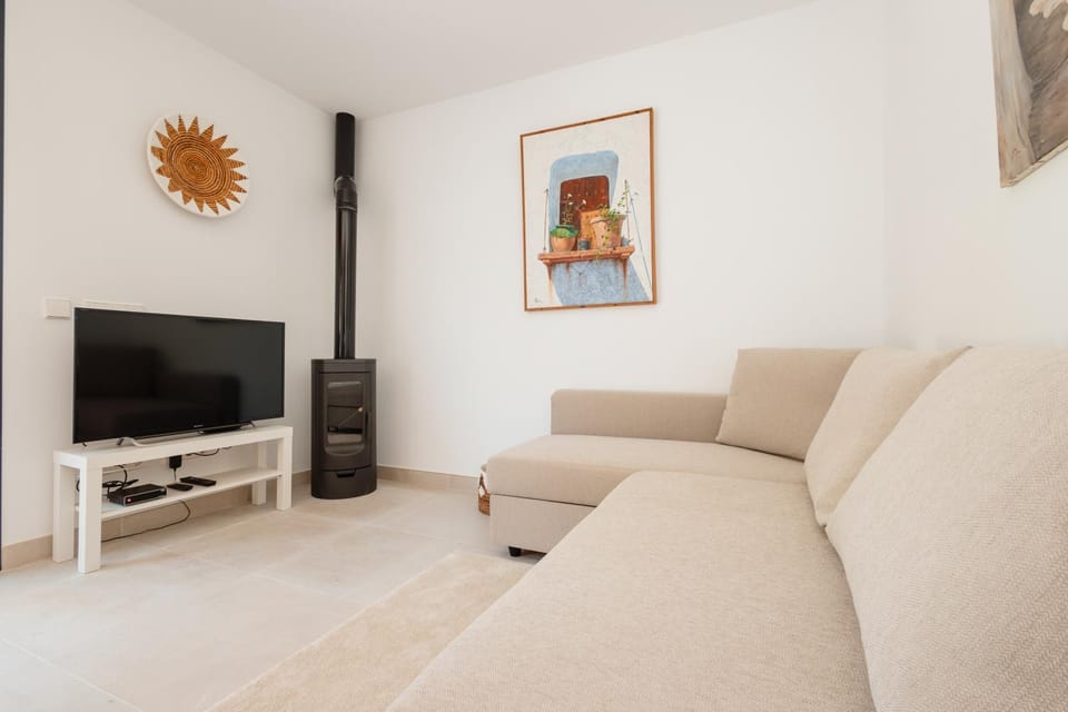TV and multimedia, Living room, Seating area, flat iron