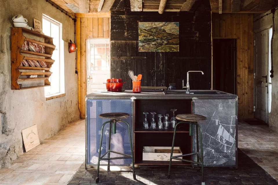 Kitchen or kitchenette, Living room