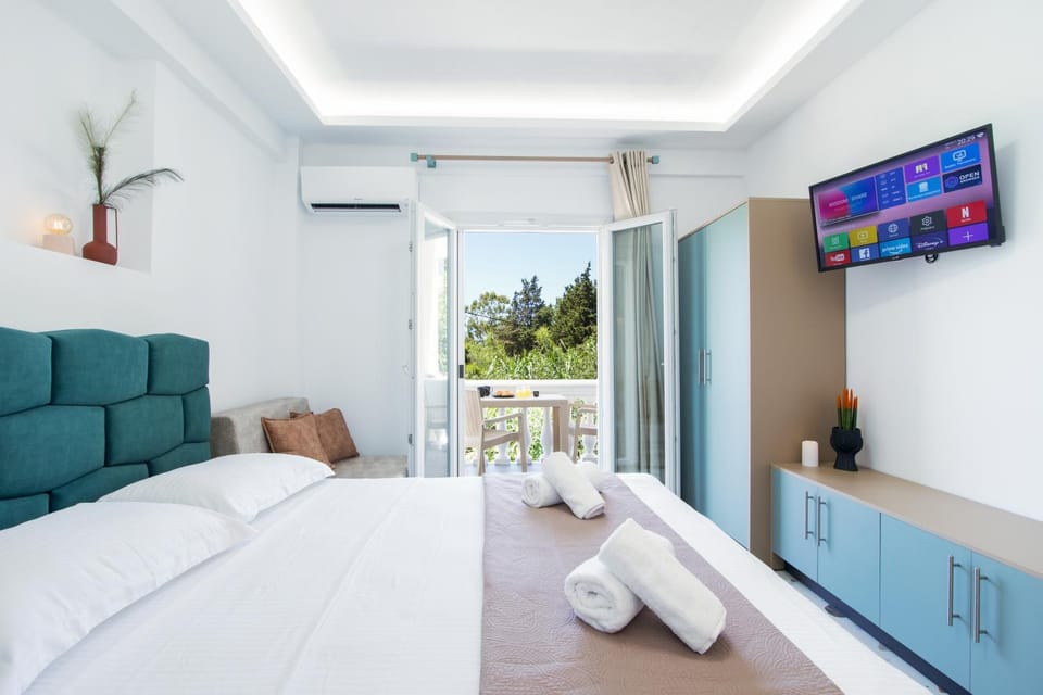 Bed, Photo of the whole room, Bedroom, air conditioner