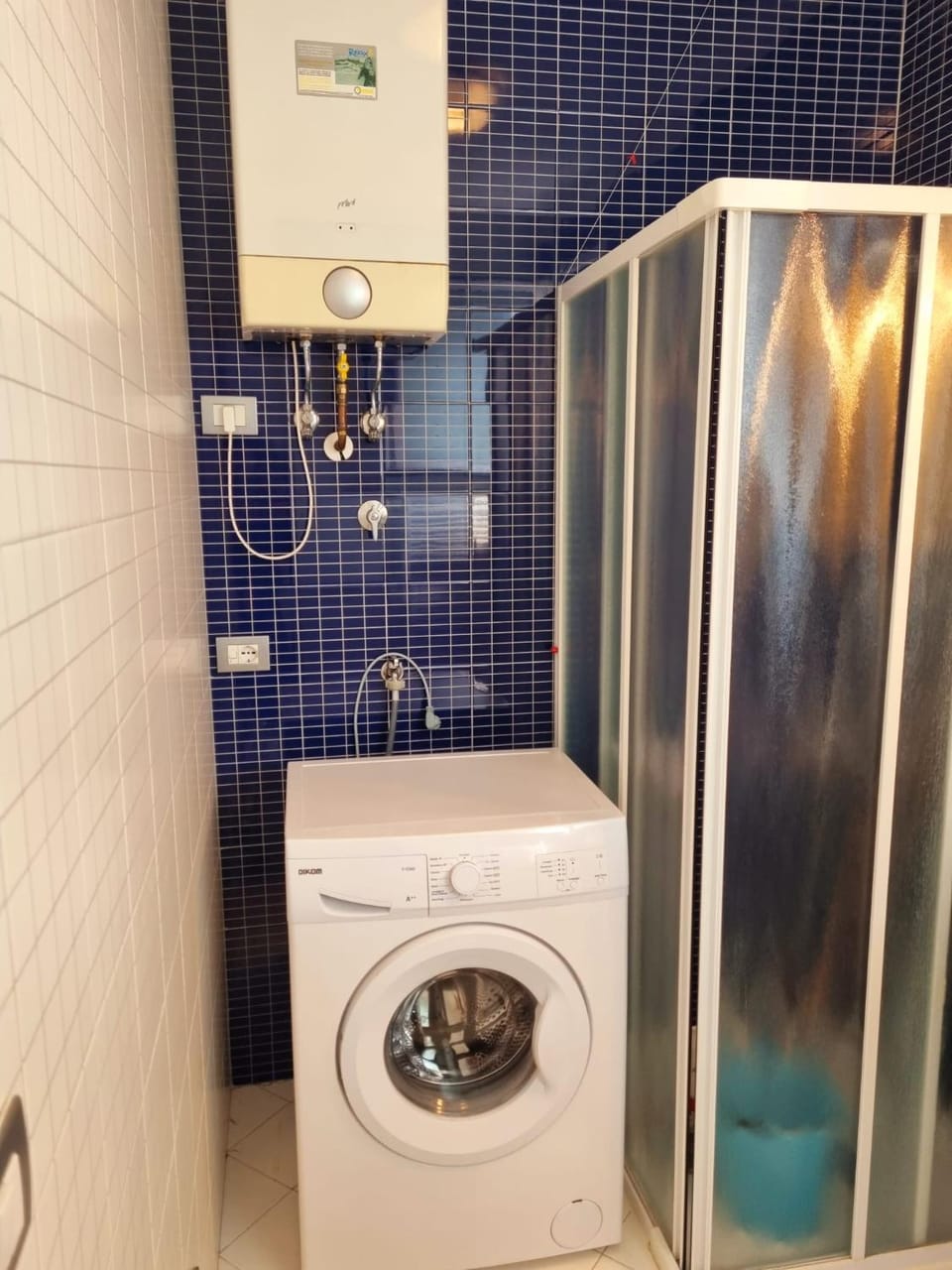 Shower, Bathroom, washing machine