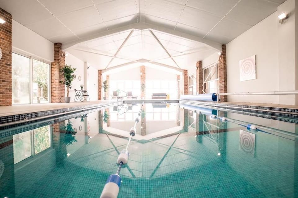 The Threshing Barn - relaxing countryside spa break House in Breckland District