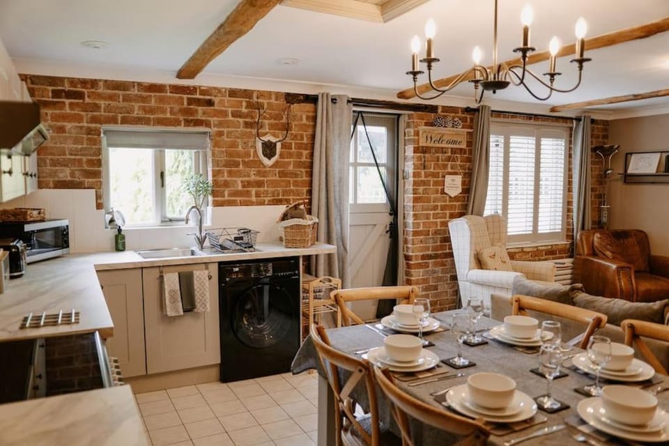 The Threshing Barn - relaxing countryside spa break House in Breckland District