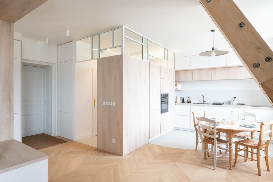 Dining area, kitchen