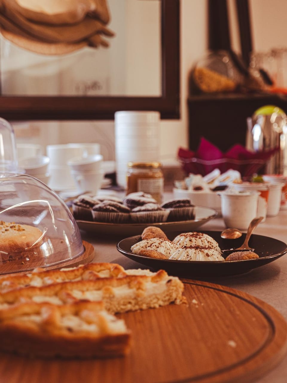 Food and drinks, Breakfast, Continental breakfast, Buffet breakfast