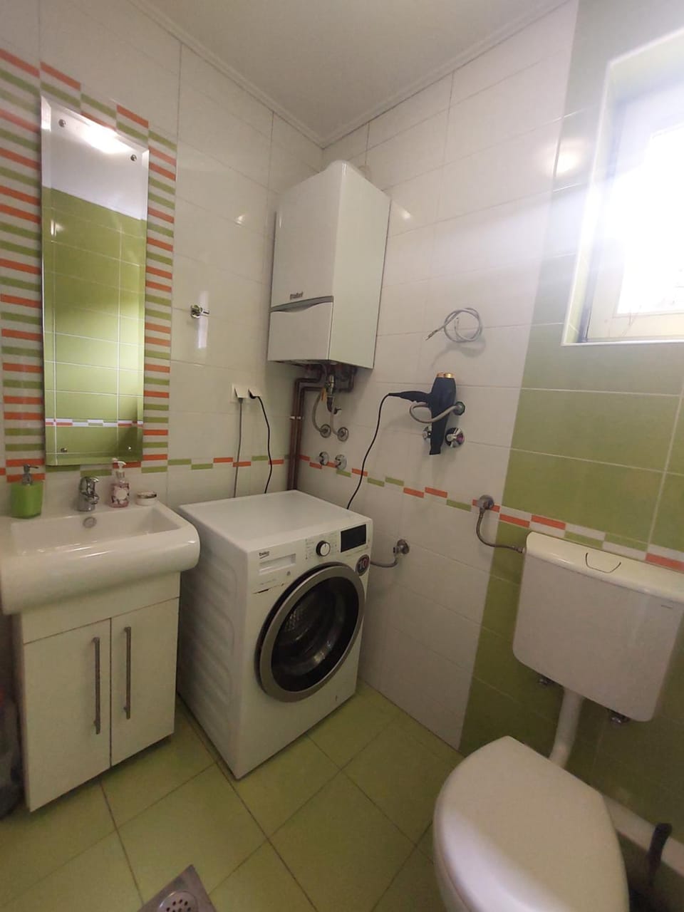 Toilet, Bathroom, washing machine