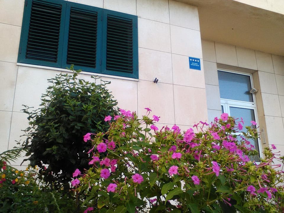 Facade/entrance, Property logo or sign