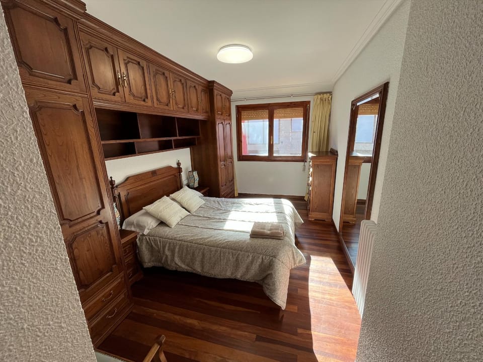 Bed, Photo of the whole room, Bedroom, wardrobe