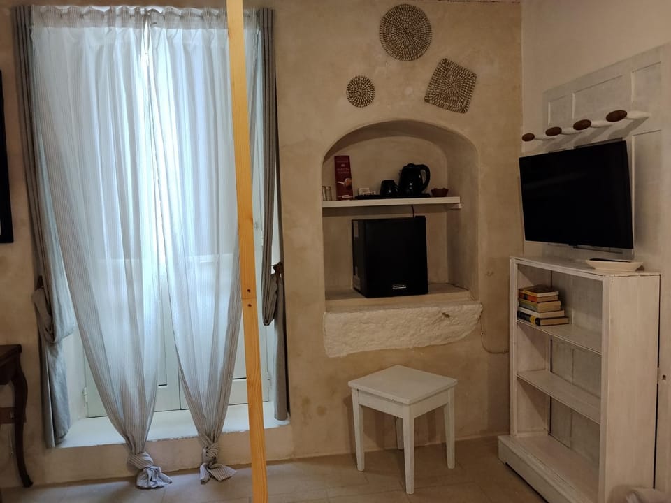 TV and multimedia, minibar