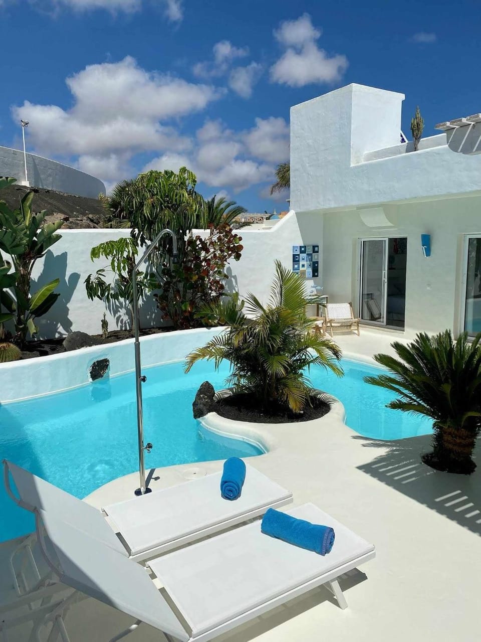Day, Swimming pool