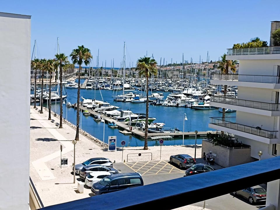 Neighbourhood, City view, Sea view, Street view