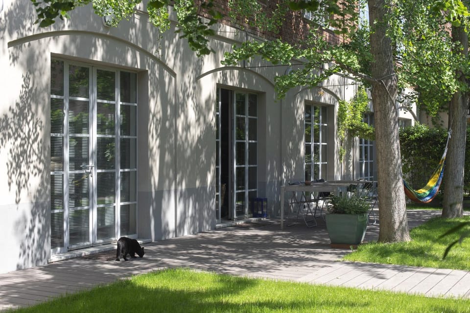 Property building, Garden, Pets