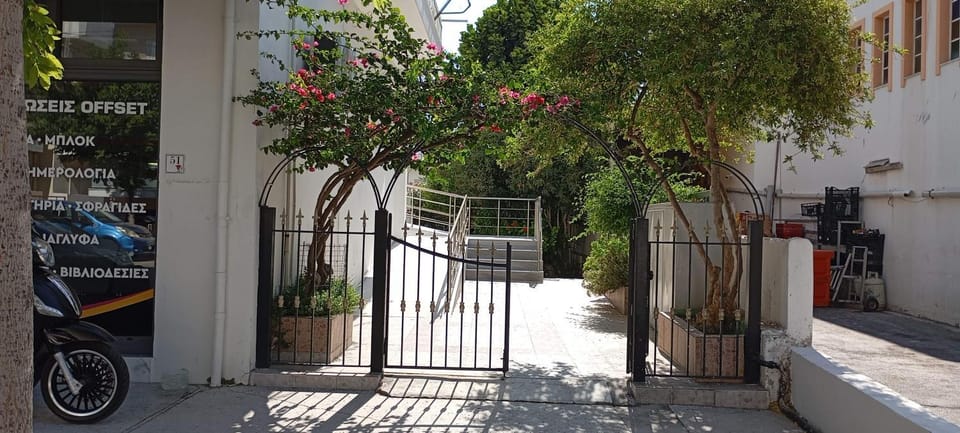Y.M.Apartment House in Rhodes