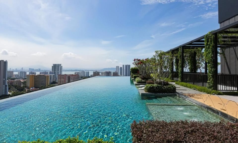 Day, Natural landscape, View (from property/room), City view, Pool view, Swimming pool, Swimming pool
