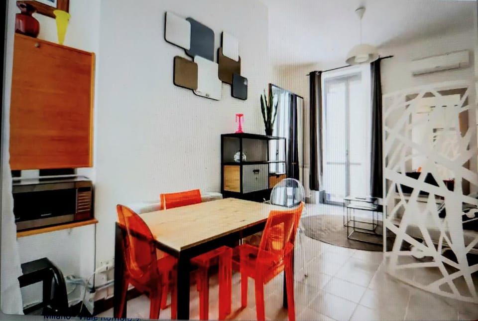 Kitchen or kitchenette, Living room, Seating area