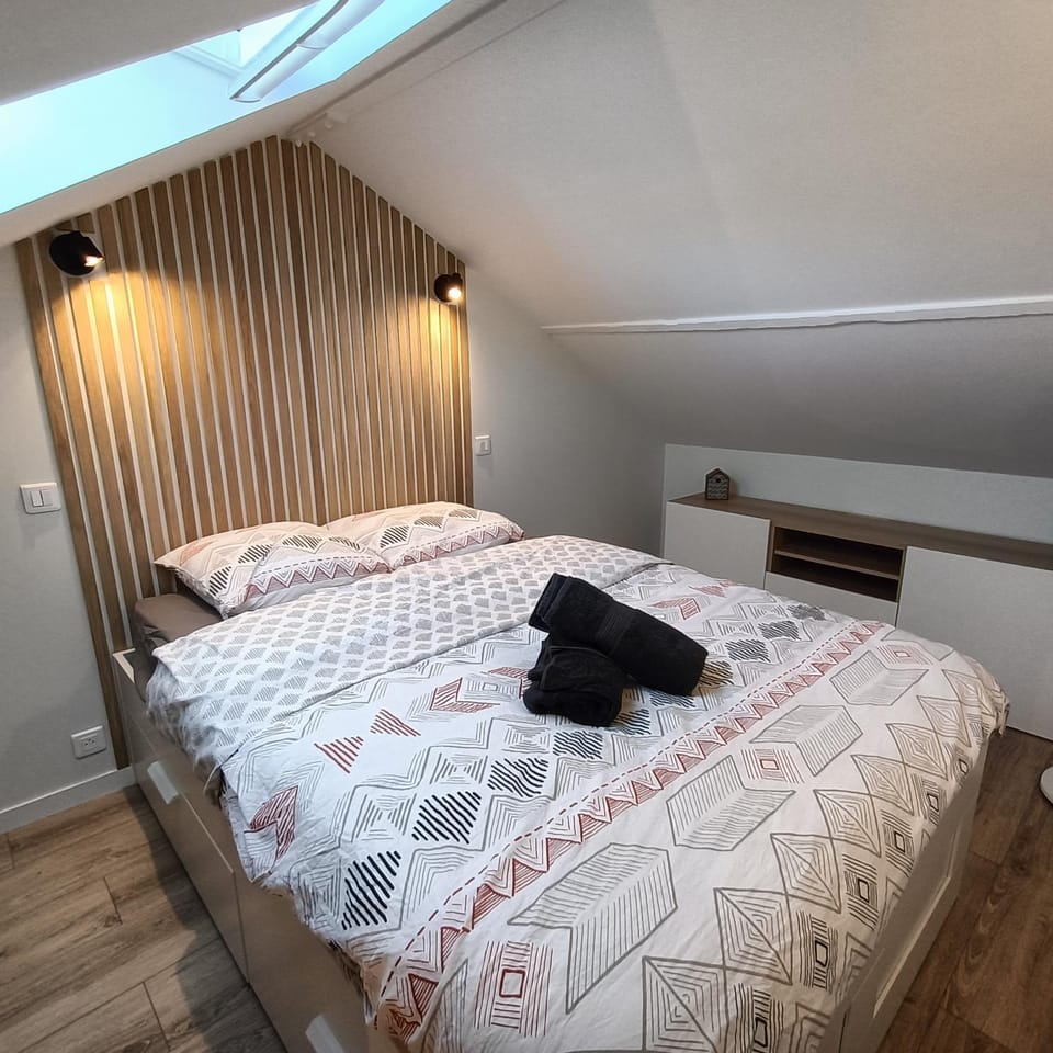 Bed, Bedroom